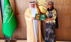 Liberia’s Minister of Foreign Affairs, Her Excellency Mme. Sara Beysolow Nyanti along with Dr. Abdullah Al Rabeeah, Advisor at the King Salman Humanitarian Aid and Relief Centre (KSRelief)